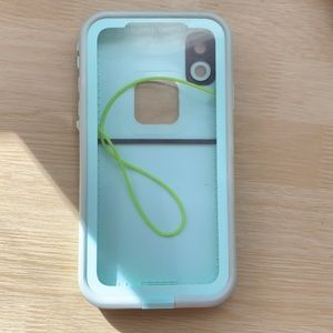 iPhone XR Fre Lifeproof case
